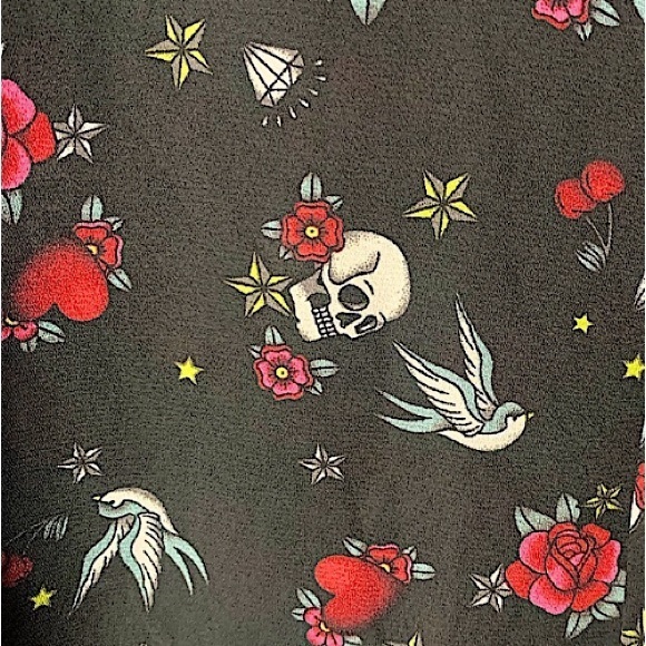 TORRID Skulls, Flowers, Hearts “Pixxy Tattoo Icons" Mini Challis Slip D…‎ - Picture 4 of 9